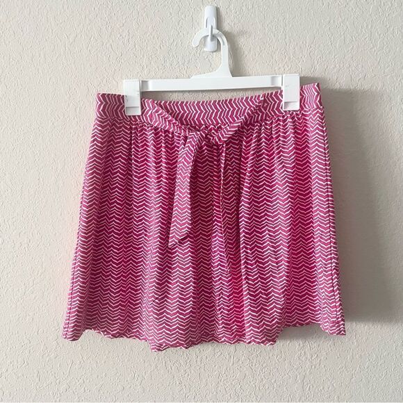 Vineyard Vines Mini Tie Knot Skirt Women's Size M Pink  White Chevron - Picture 1 of 5